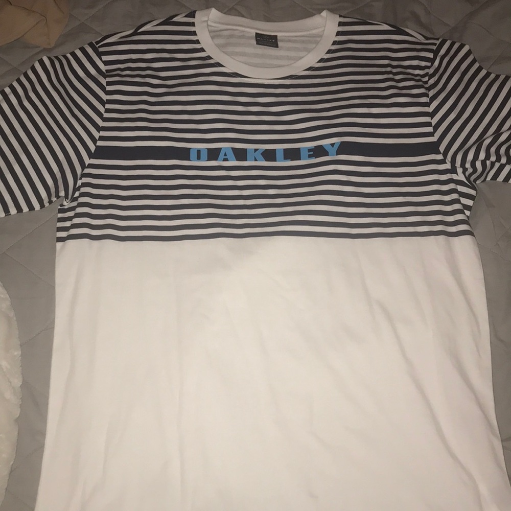 men’s t-shirt